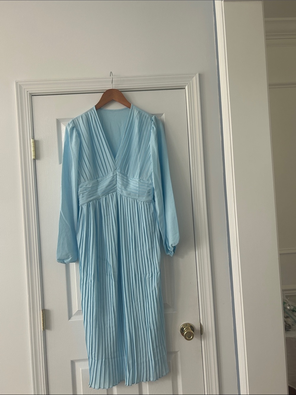 👗 Sky Blue  Midi Dress 👗 
19” pit - pit BUST SIZE L
18” pit - pit BUST SIZE M